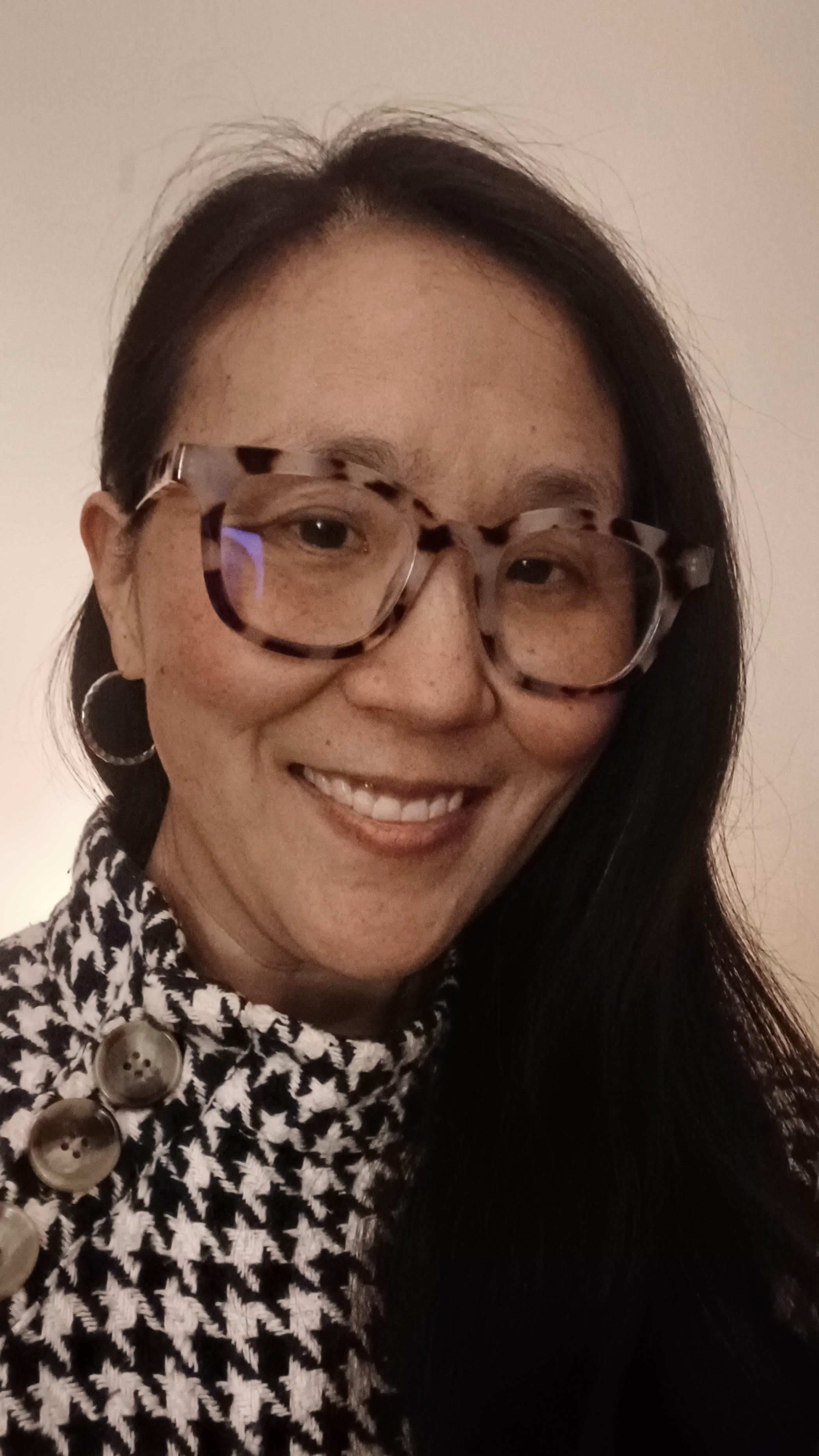 Dr. Sunny Chang Jonas Headshot