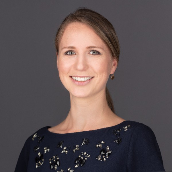 Headshot of Roza Pacile