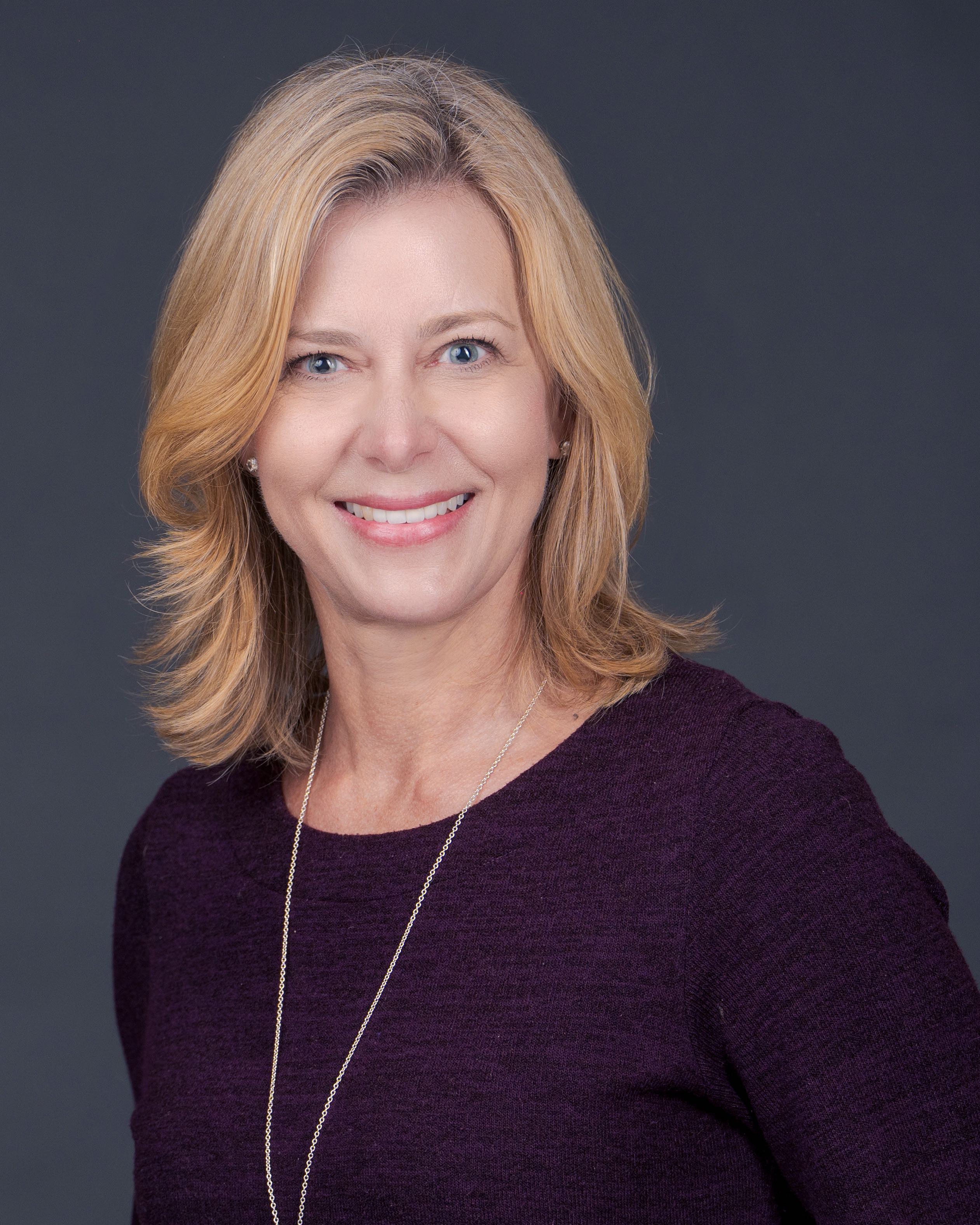 Headshot of Lori Quinn