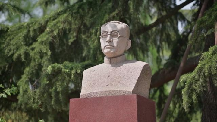 Xingzhi Tao Statue