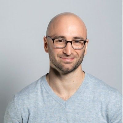 Darren headshot