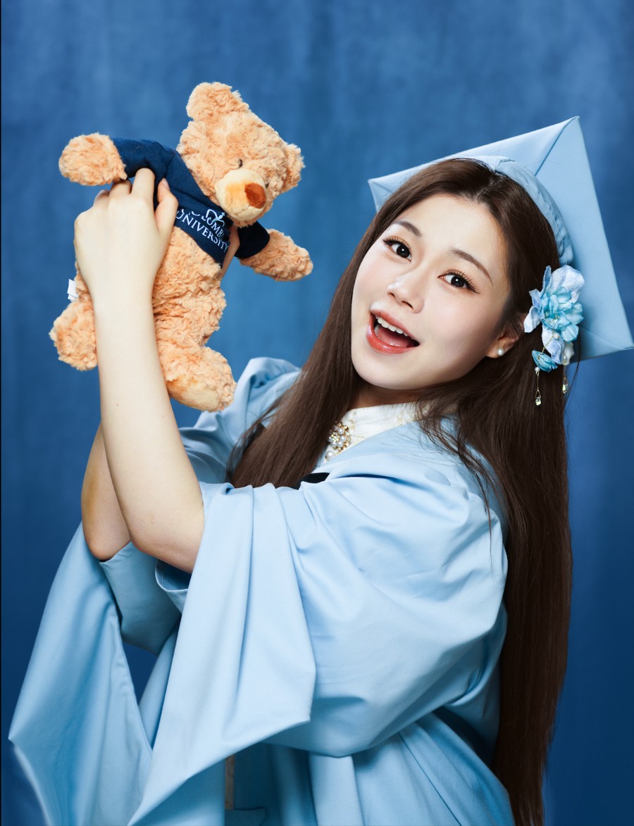 Mengqian Wu