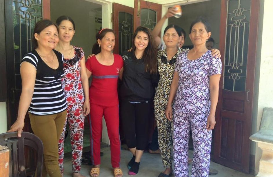 Thuy (fourth from the left) among the group of local women. 