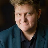 Julie Schell_headshot