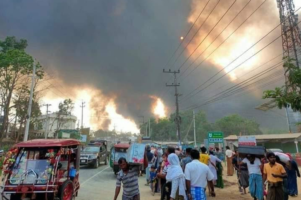 Rohingya refugee camp fire