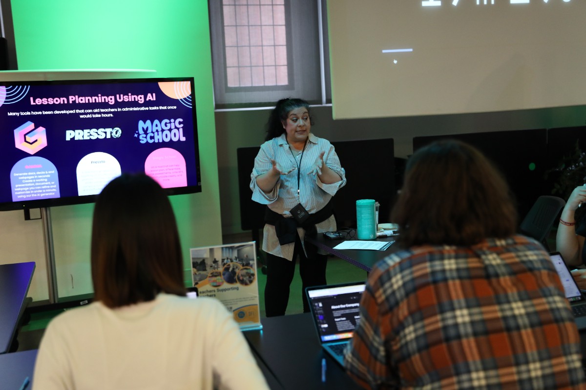 Educators gather for an innovative workshop on artificial intelligence.