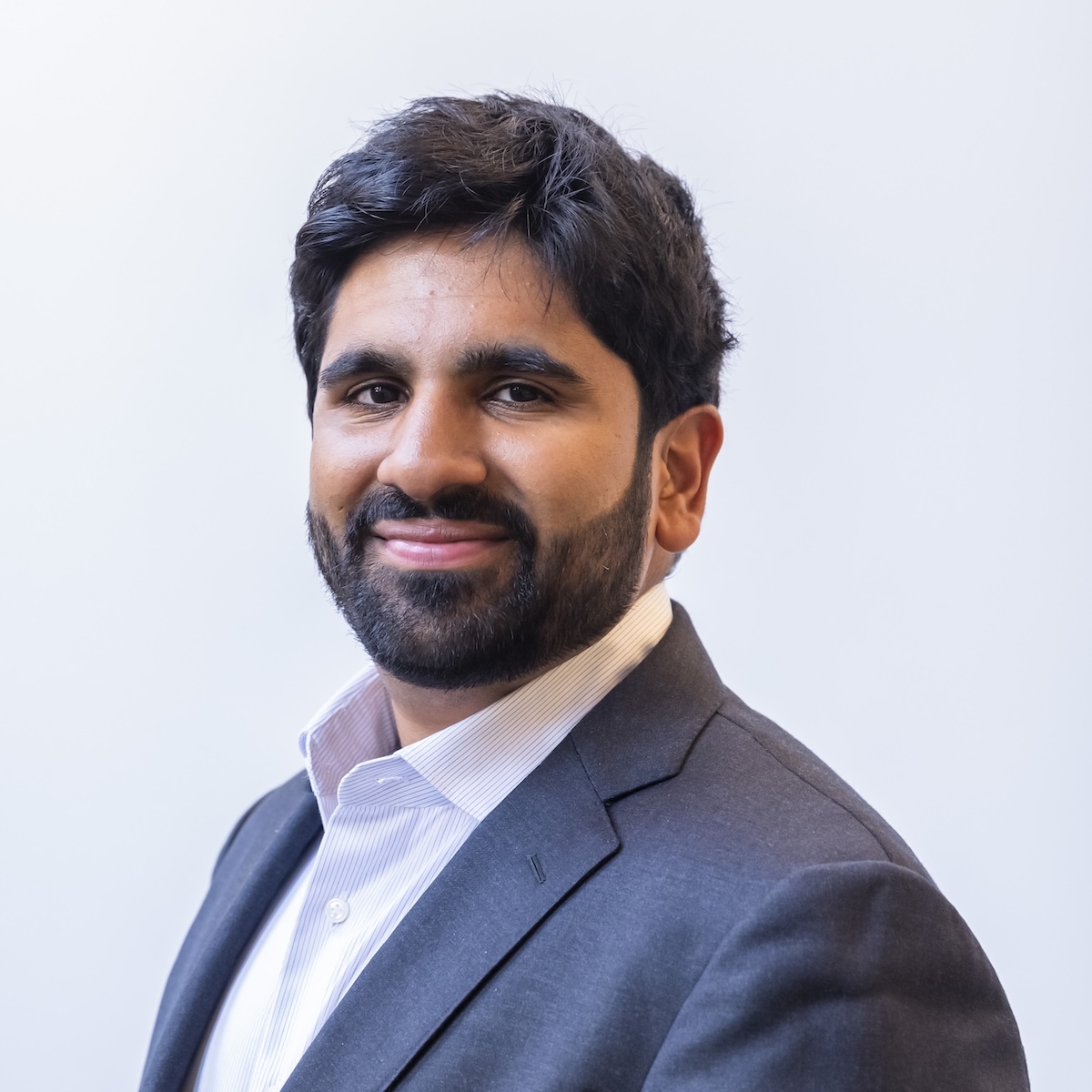 Head Shot - Vik Joshi (latest)